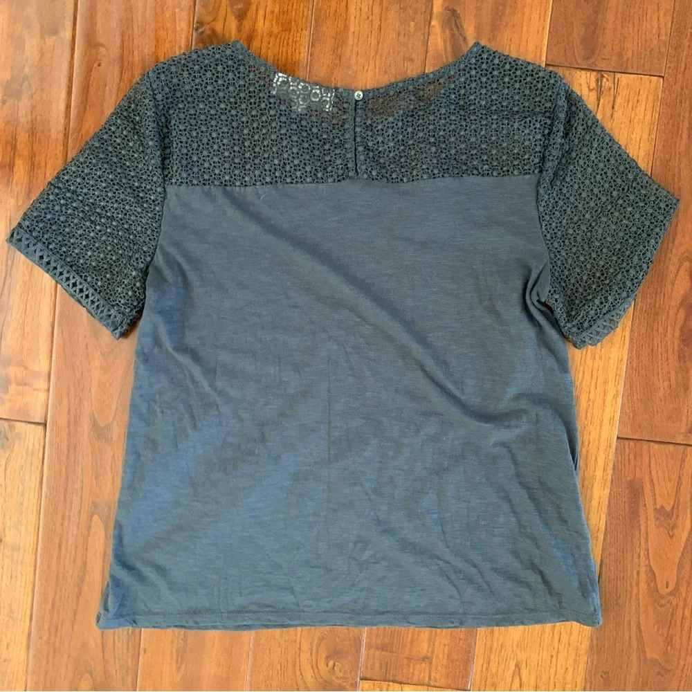 Ann Taylor LOFT Top Size M 100% cotton Grey Fringe Lace Yoke Tee Coquette Preppy